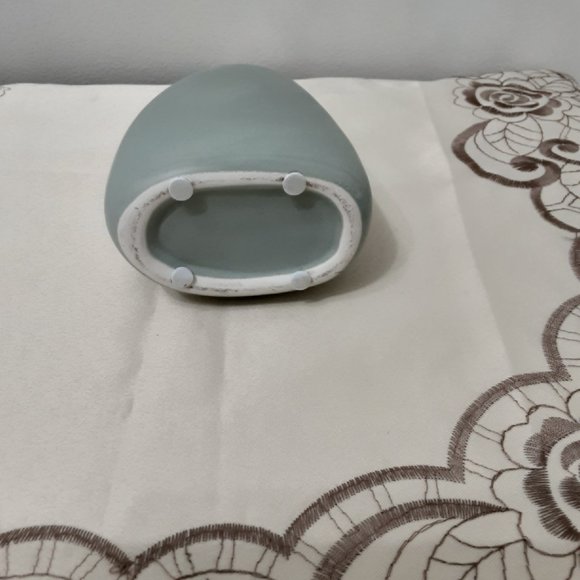 Minimalist  Modern Abstract Art Female Face Vase - Picture 4 of 4